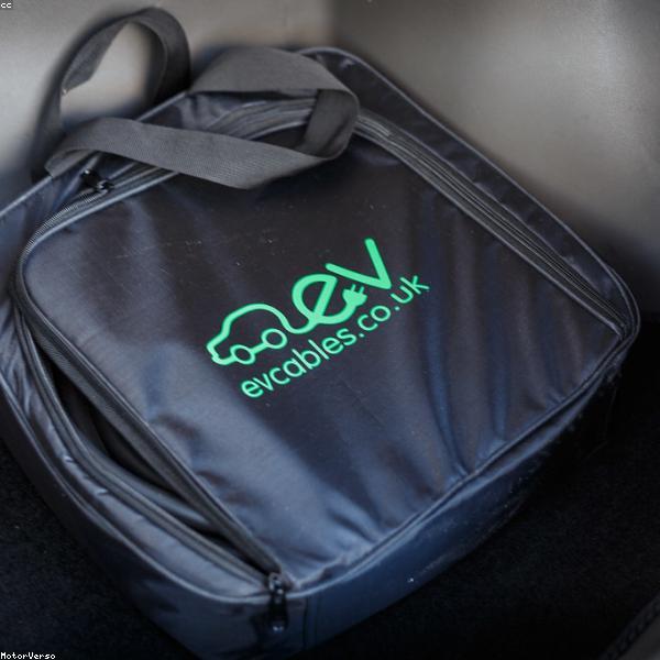 Kabel USB-C 3m z oplata do kladowania